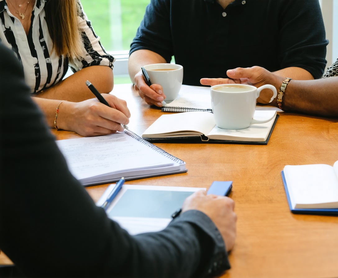 A focused one-on-one coaching session between a mentor and a professional